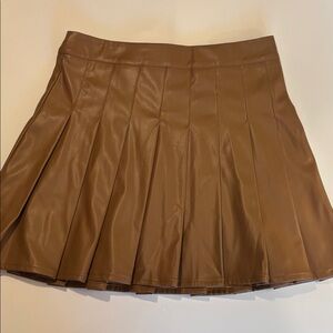 Teen WEST OF MELROSE pleated skirt sz S